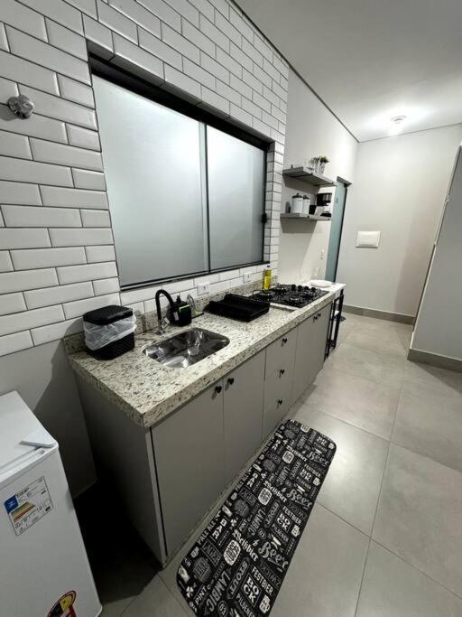 2- Studio Prox Uel E Catuai C/Ar Apartment Londrina Bagian luar foto